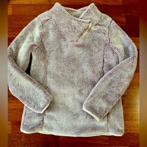 Cozy sweater in medium that fits just right